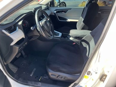 Used 2019 Toyota RAV4 XLE image 2
