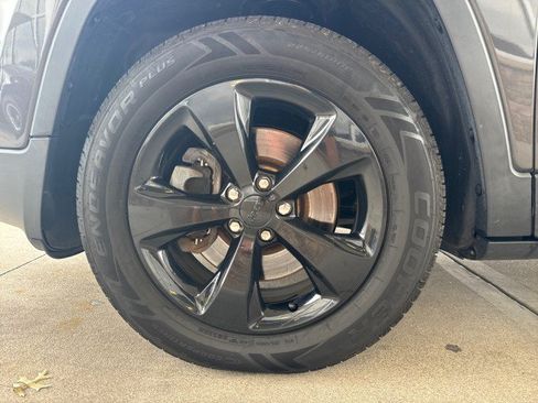 Used 2016 Jeep Cherokee High Altitude AWD/4WD image 5