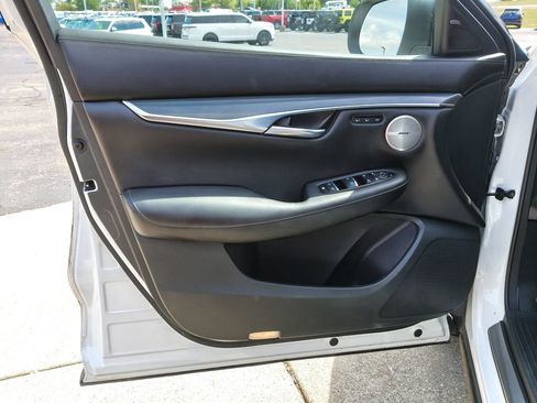 Used 2023 INFINITI QX50 Sport FWD image 22