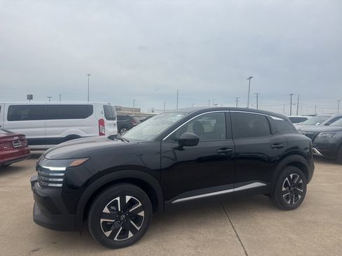 Certified 2025 Nissan Kicks SV image 9