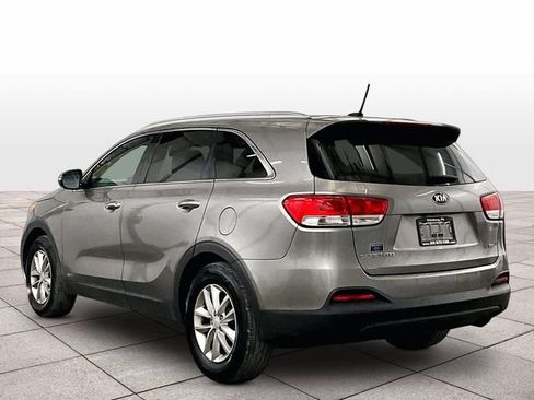 Used 2017 Kia Sorento AWD image 11