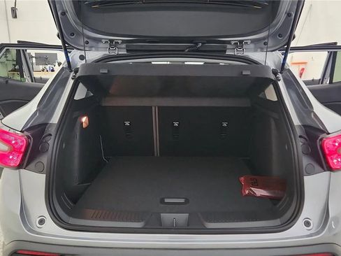 New 2026 Chevrolet Trax ACTIV w/ Driver Confidence Package FWD image 19