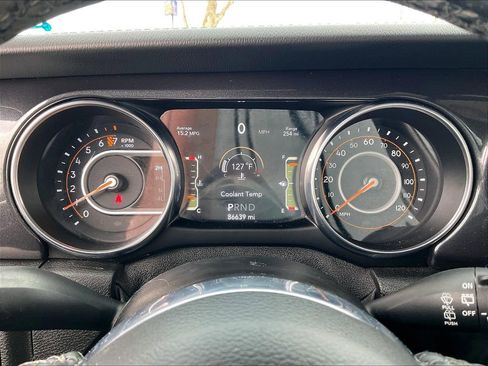 Used 2021 Jeep Wrangler Unlimited Sahara image 22