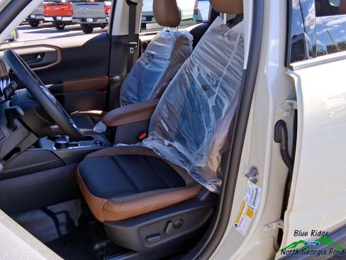 New 2025 Ford Bronco Sport Outer Banks w/ Sasquatch Outer Banks Package image 11