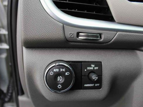 Used 2017 Chevrolet Traverse LT FWD image 14