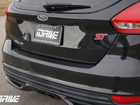 Used 2018 Ford Focus ST w/ Equipment Group 401A image 10