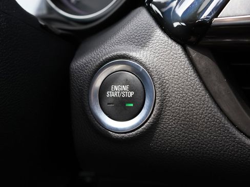 Used 2019 Buick Envision Essence FWD image 32