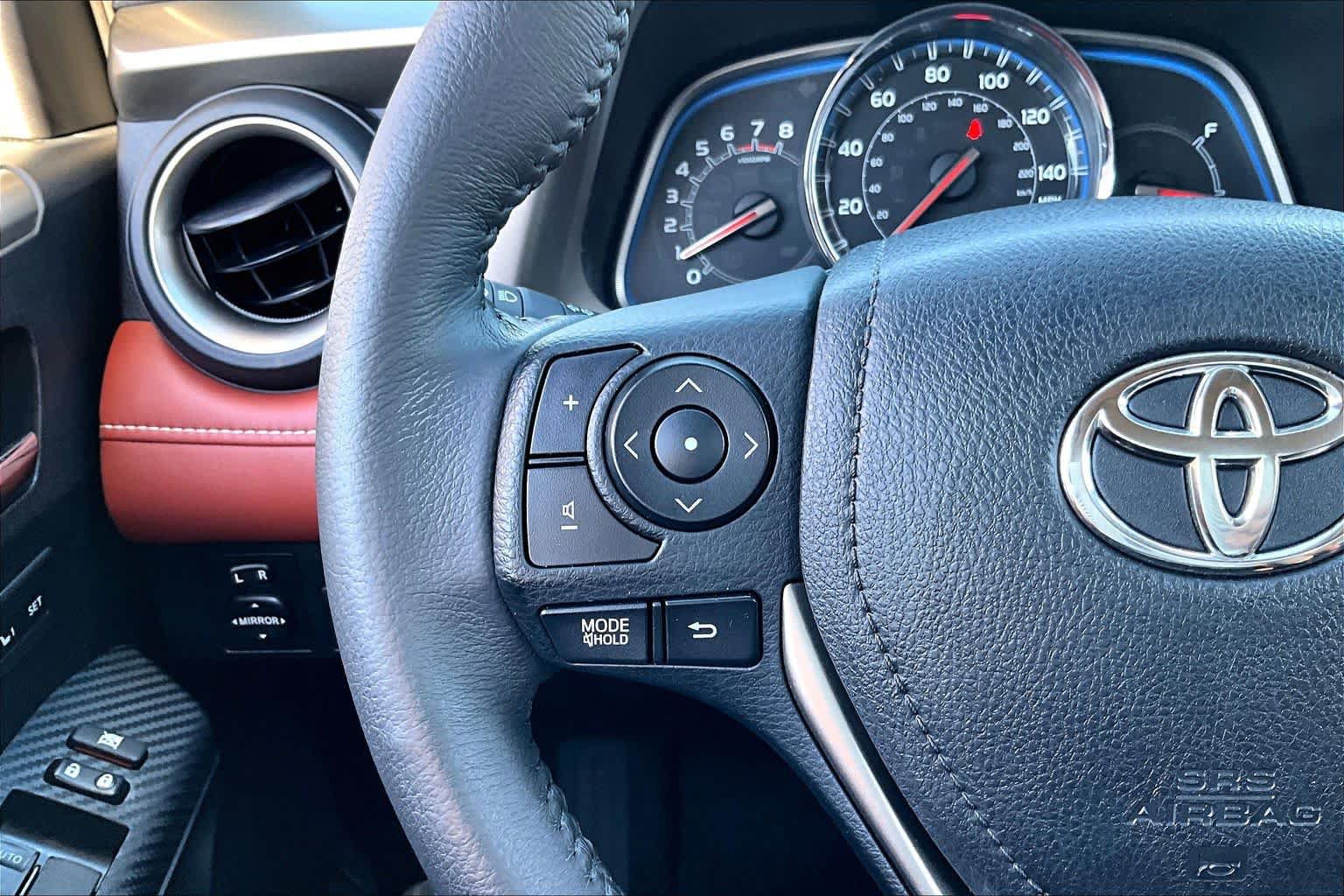 Used 2013 Toyota RAV4 Limited AWD/4WD image 22