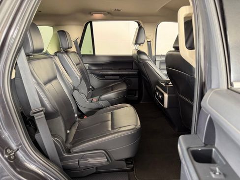 Used 2024 Ford Expedition XLT AWD/4WD image 35