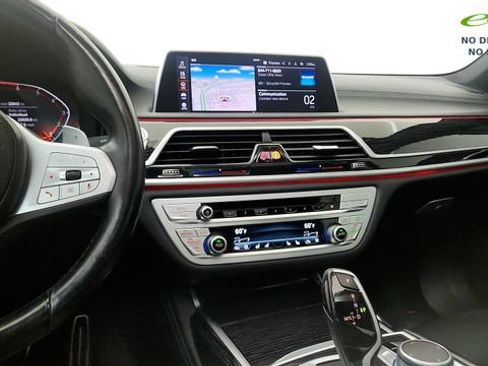 Used 2022 BMW 750i xDrive w/ M Sport Package AWD/4WD image 57