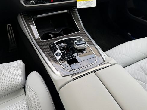 New 2026 BMW X5 M60i image 25
