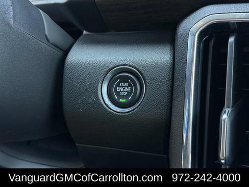 New 2026 GMC Acadia Denali Ultimate w/ LPO, Floor Liner Package AWD/4WD image 19