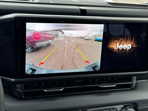 New 2025 Jeep Gladiator High Tide image 16