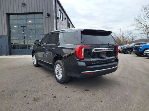 Used 2023 GMC Yukon SLT w/ SLT Premium Package image 5