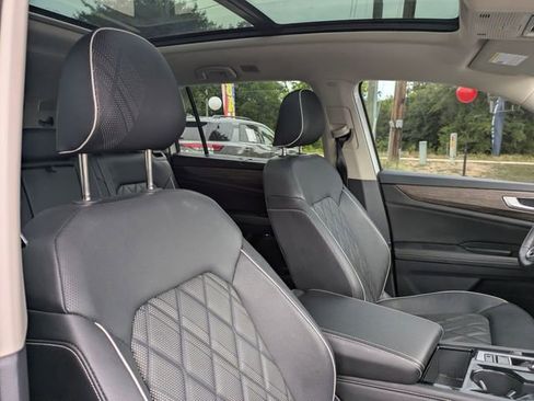 Used 2025 Volkswagen Atlas SEL Premium R-Line AWD/4WD image 35