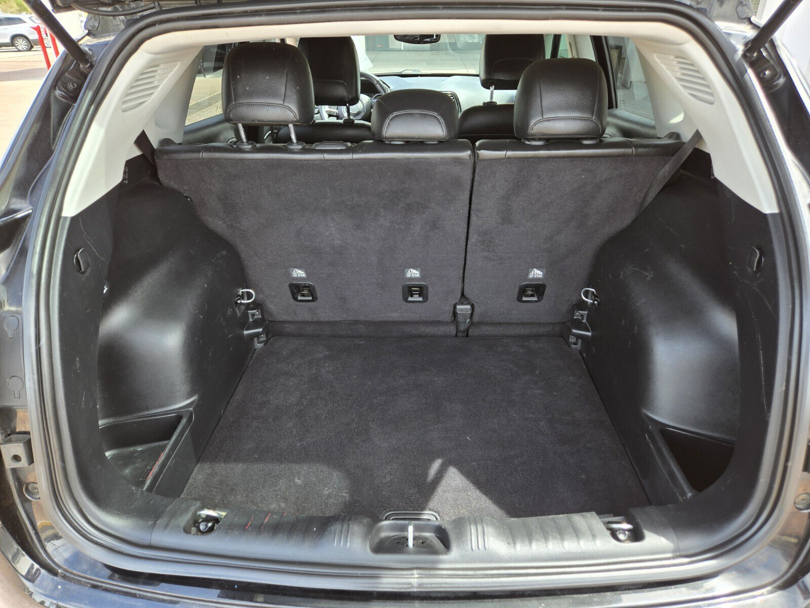 Used 2019 Jeep Compass Latitude FWD image 11
