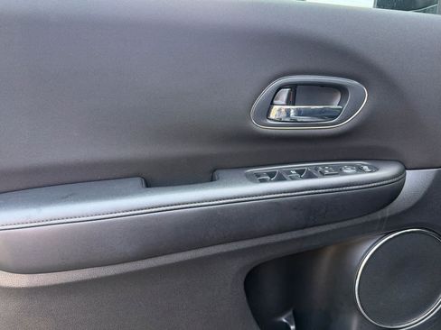 Used 2016 Honda HR-V EX image 14