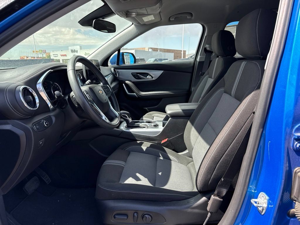 Certified 2025 Chevrolet Blazer LT AWD/4WD image 6