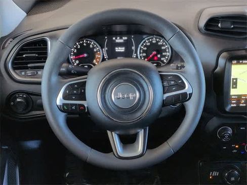 Used 2023 Jeep Renegade Latitude image 23