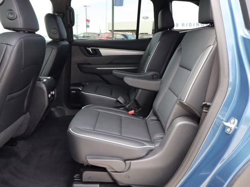 Used 2025 Buick Enclave Preferred image 10