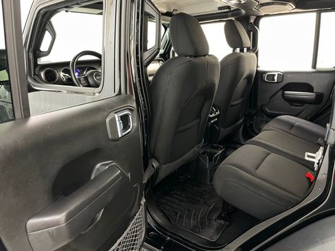 Used 2022 Jeep Wrangler Unlimited Sport image 39
