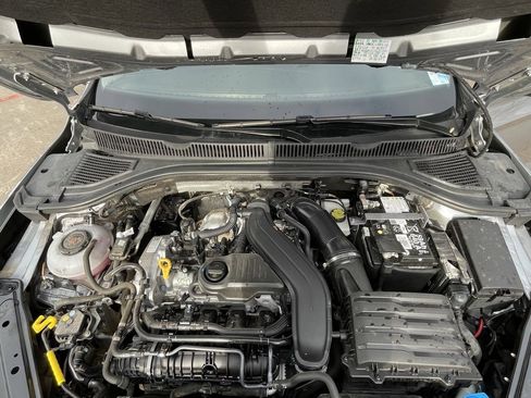 Used 2025 Volkswagen Jetta SE image 26