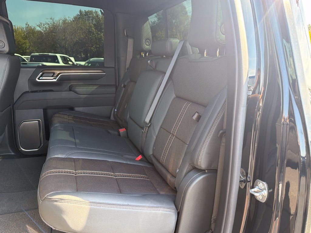 Used 2025 Chevrolet Silverado 2500 High Country w/ Midnight Edition AWD/4WD image 28