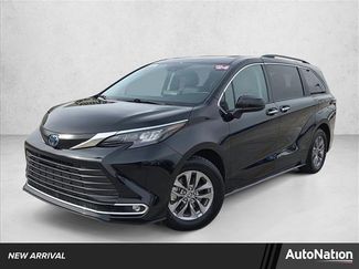 Used 2024 Toyota Sienna XLE video 1