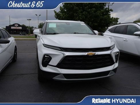 Used 2023 Chevrolet Blazer LT w/ Convenience Package FWD image 2