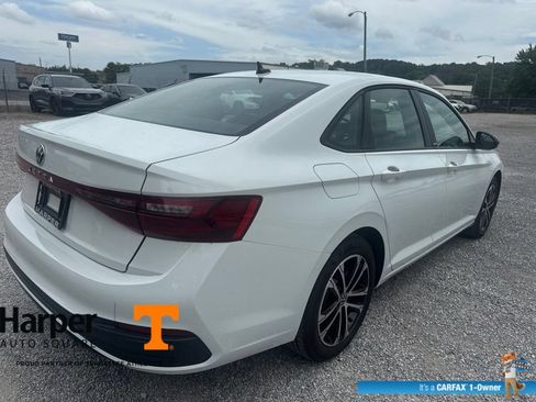 Used 2025 Volkswagen Jetta Sport FWD image 5