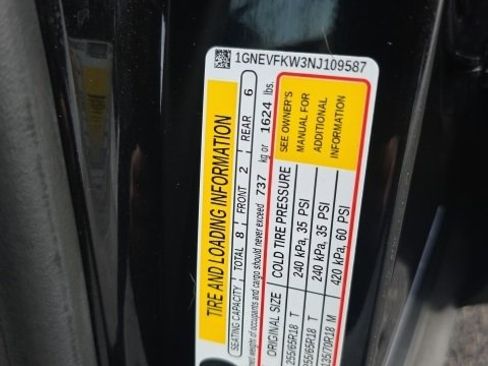 Used 2022 Chevrolet Traverse LS image 31