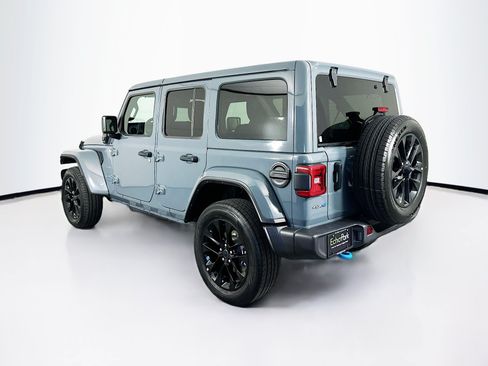 Used 2024 Jeep Wrangler Unlimited Sahara AWD/4WD image 5