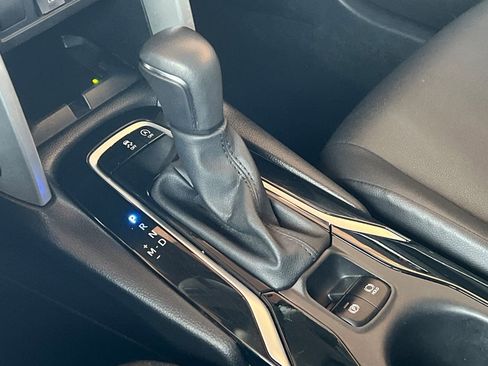 Used 2024 Toyota Corolla Cross XLE image 21