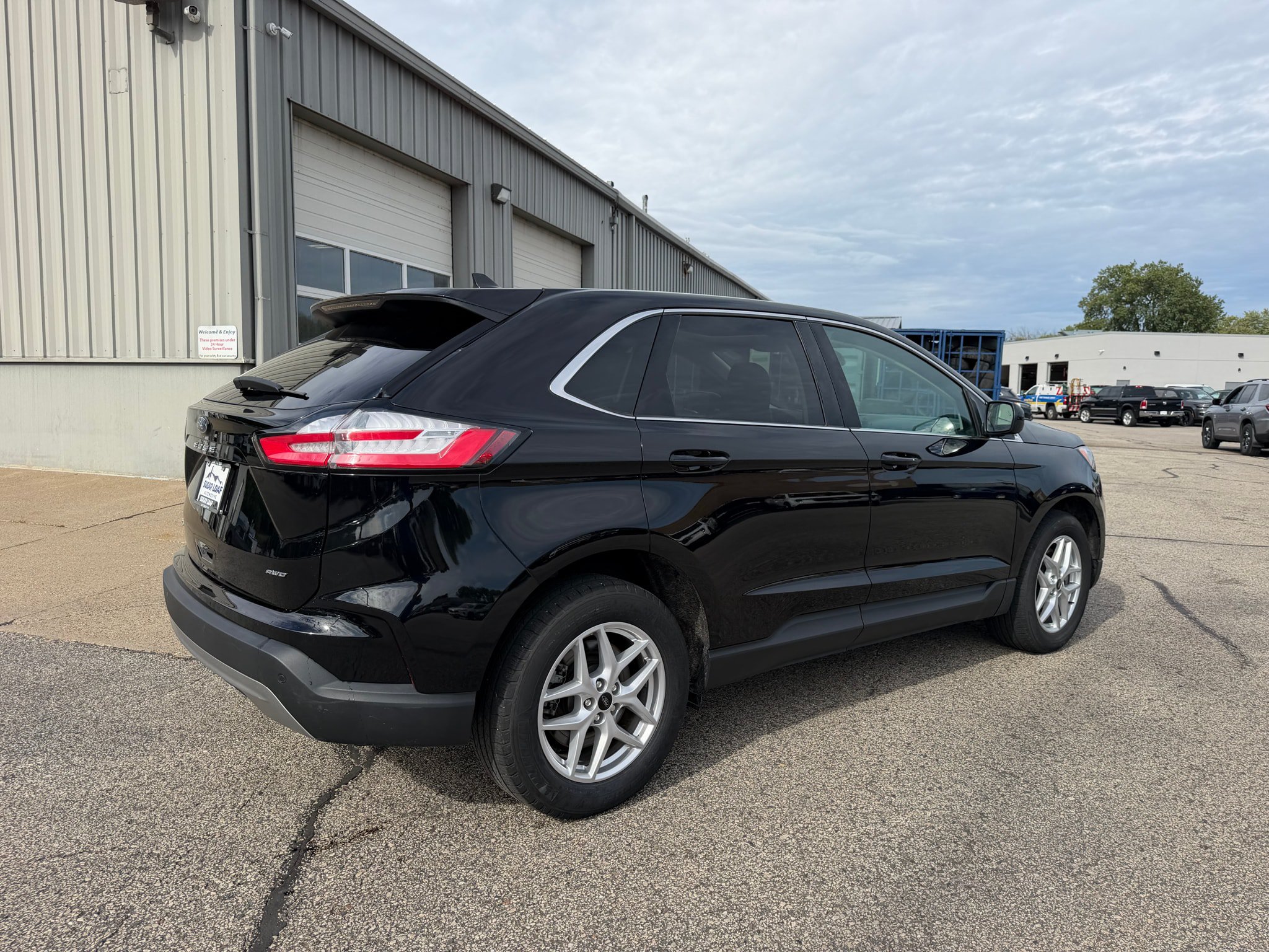 Used 2023 Ford Edge SEL w/ Convenience Package AWD/4WD image 4