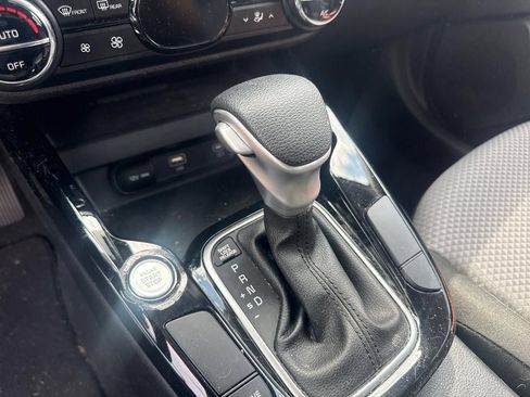 Used 2023 Kia Soul S FWD image 25