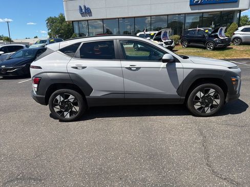 Used 2025 Hyundai Kona SEL AWD/4WD image 2
