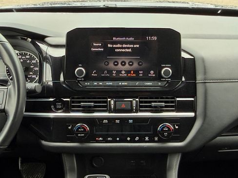 Used 2025 Nissan Pathfinder SV AWD/4WD image 17