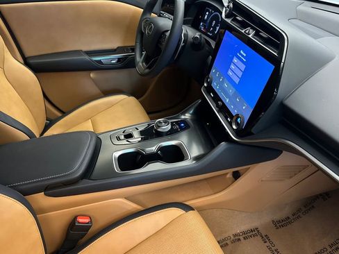Certified 2025 Lexus RZ 300e FWD image 16