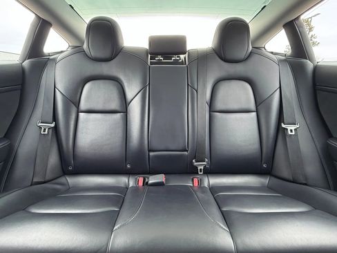 Used 2023 Tesla Model 3 Standard Range image 22