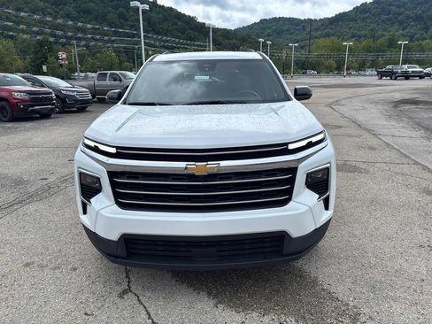 Used 2026 Chevrolet Traverse LT AWD/4WD image 8
