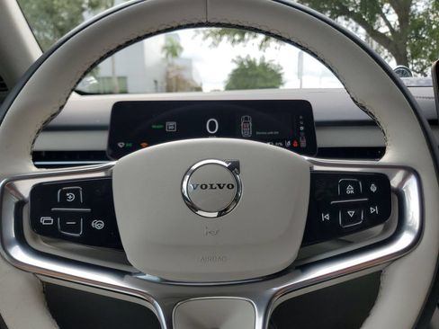 Certified 2025 Volvo EX90 Ultra AWD/4WD image 24