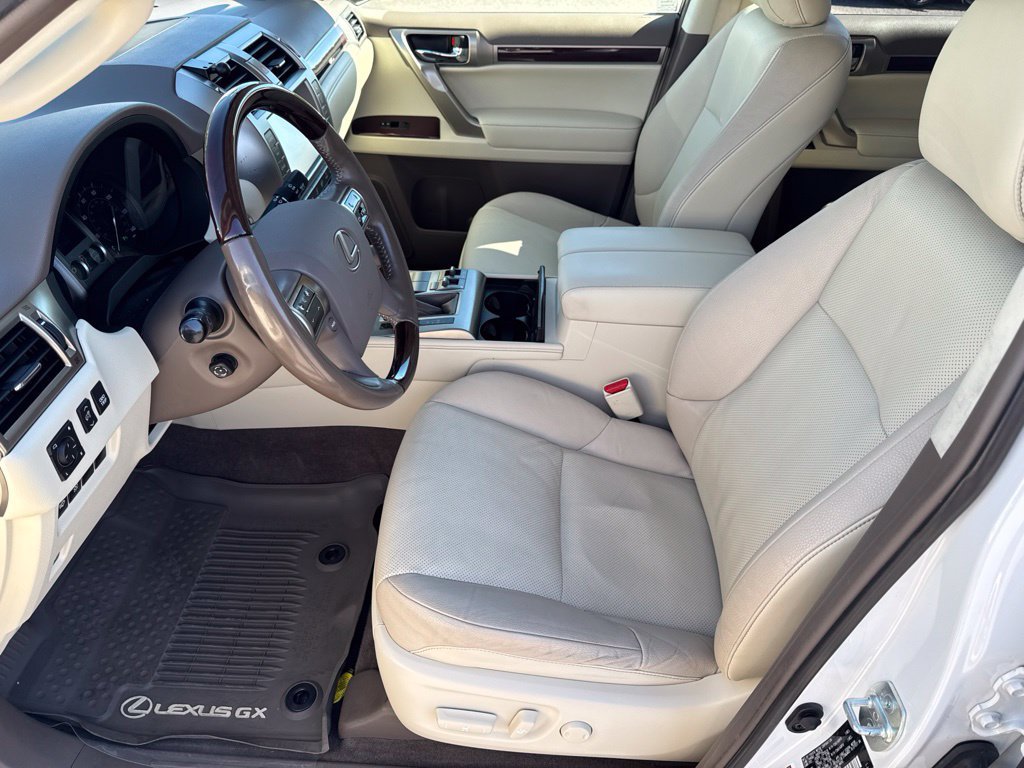 Used 2018 Lexus GX 460 Premium w/ Premium Package AWD/4WD image 13