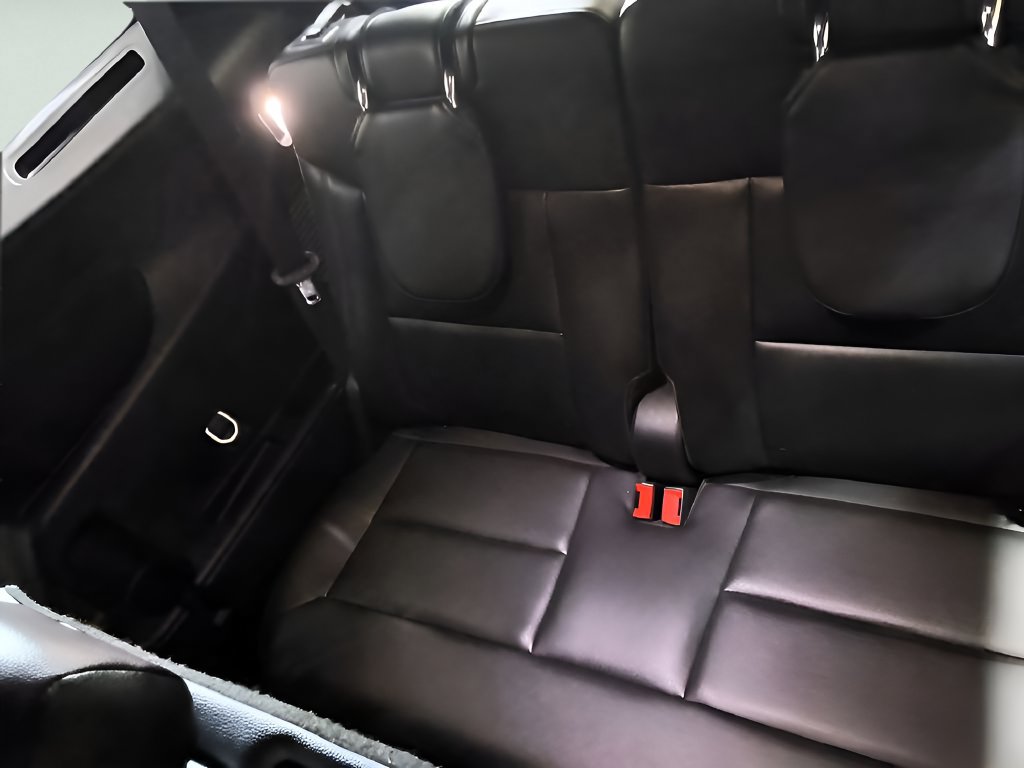 Used 2023 Ford Explorer ST-Line AWD/4WD image 19