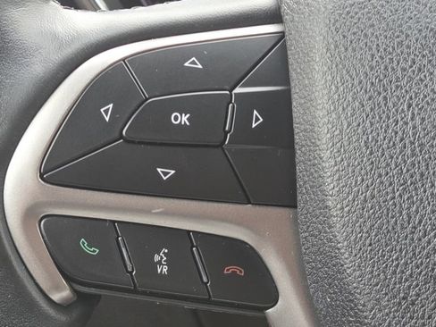 Used 2018 Jeep Grand Cherokee Altitude AWD/4WD image 29