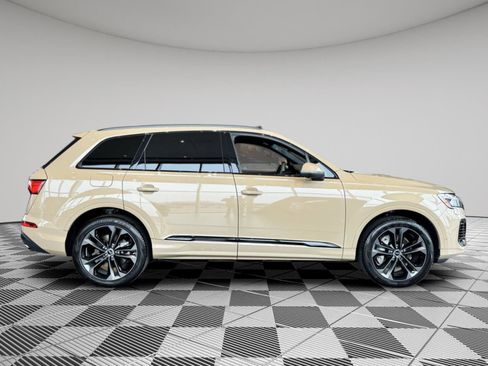 Certified 2025 Audi Q7 Premium Plus image 4