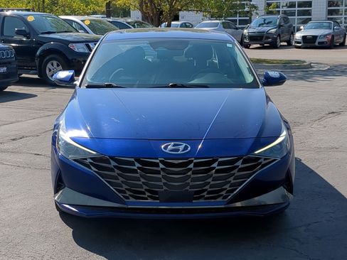 Used 2022 Hyundai Elantra SEL w/ Convenience + Premium Package FWD image 11