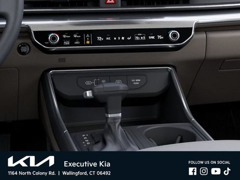 New 2026 Kia Carnival FWD image 23