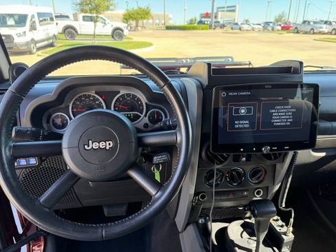Used 2010 Jeep Wrangler Unlimited Sport image 11