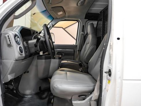 Used 2011 Ford E-150 and Econoline 150 RWD image 4