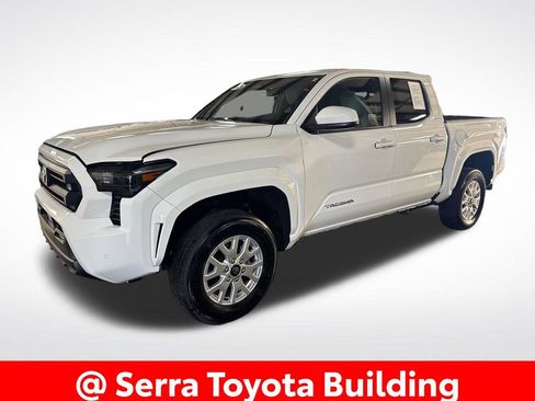 Certified 2025 Toyota Tacoma SR5 AWD/4WD image 1